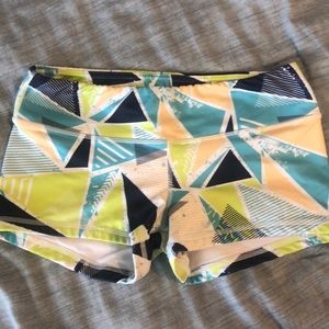 FLEO shorts, geometric pattern.